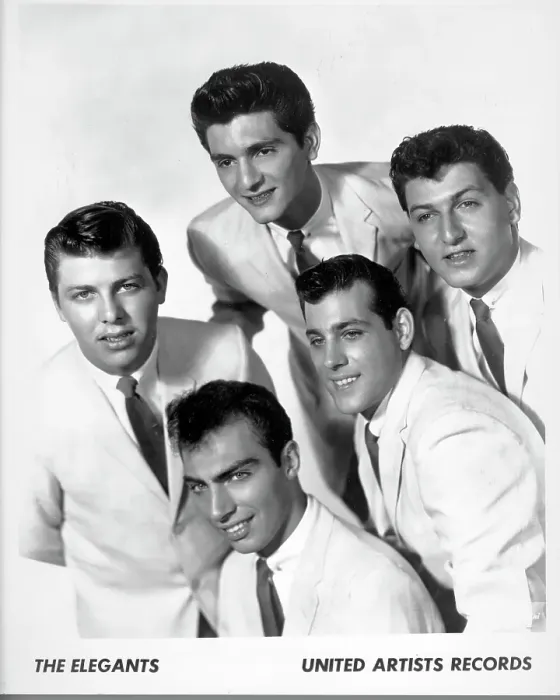 Framed Print : Photo of Elegants Framed Print : Photo of Elegants