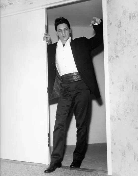 Framed Print : Photo of Elvis PresleyRock and roll musician Elvis Presley Framed Print : Photo of Elvis PresleyRock and roll musician Elvis Presley