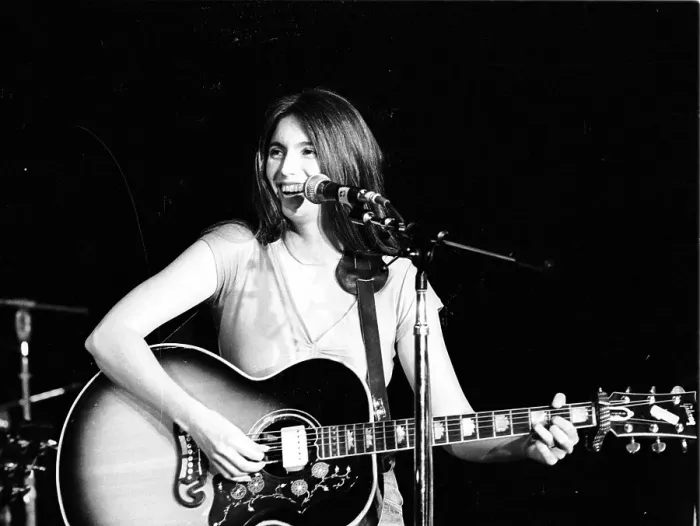 Framed Print : Photo of Emmylou Harris Framed Print : Photo of Emmylou Harris