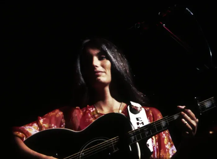 Framed Print : Photo of Emmylou Harris Framed Print : Photo of Emmylou Harris
