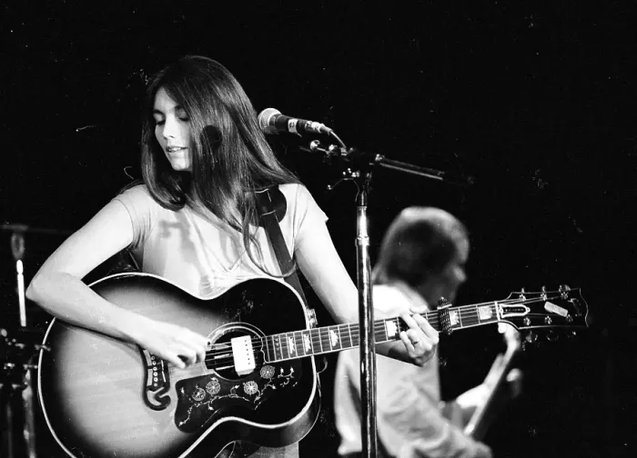 Framed Print : Photo of Emmylou Harris Framed Print : Photo of Emmylou Harris
