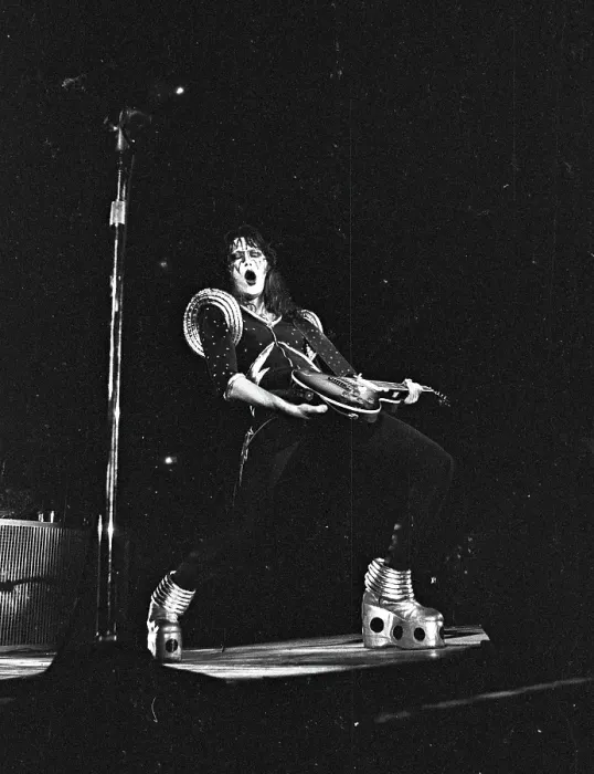 Framed Print : Photo of Frehley Ace
