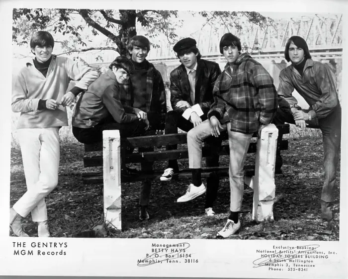 Framed Print : Photo of Gentrys Framed Print : Photo of Gentrys