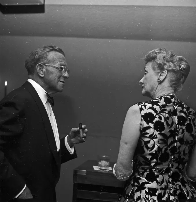 Framed Print : Photo of George Burns Framed Print : Photo of George Burns