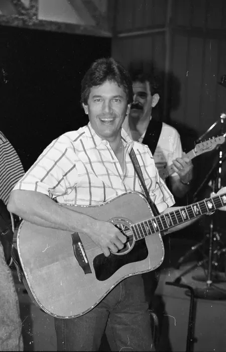 Framed Print : Photo of George Strait Framed Print : Photo of George Strait