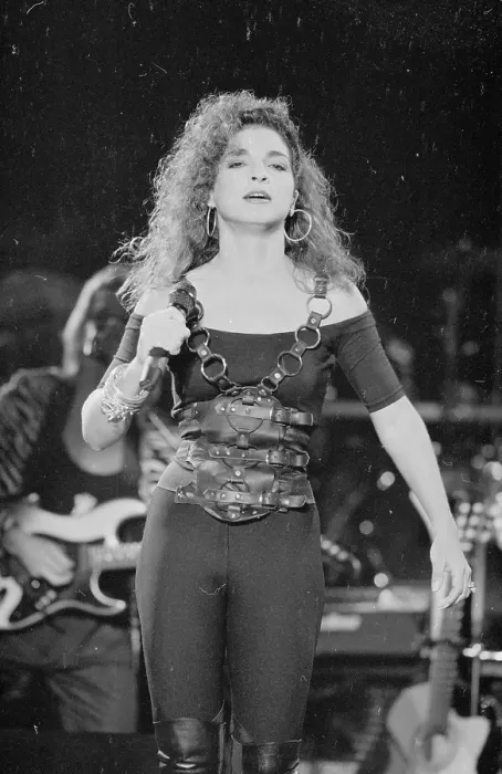 Framed Print : Photo of Gloria Estefan Framed Print : Photo of Gloria Estefan
