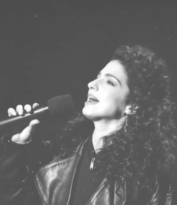 Framed Print : Photo of Gloria Estefan Framed Print : Photo of Gloria Estefan
