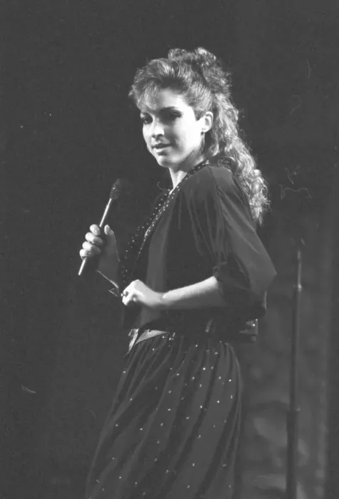 Framed Print : Photo of Gloria Estefan Framed Print : Photo of Gloria Estefan