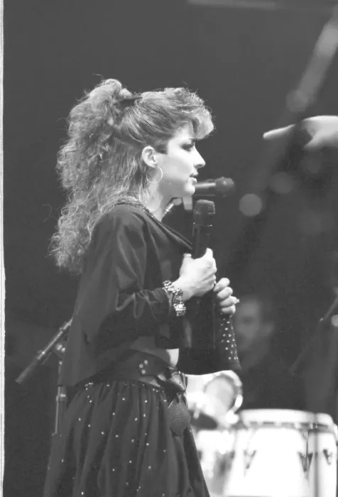 Framed Print : Photo of Gloria Estefan Framed Print : Photo of Gloria Estefan