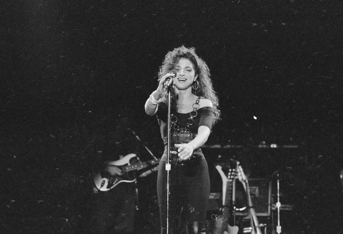 Framed Print : Photo of Gloria Estefan Framed Print : Photo of Gloria Estefan
