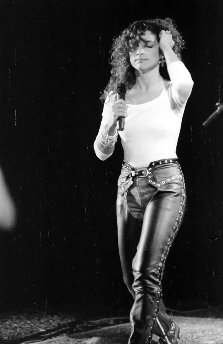Framed Print : Photo of Gloria Estefan Framed Print : Photo of Gloria Estefan
