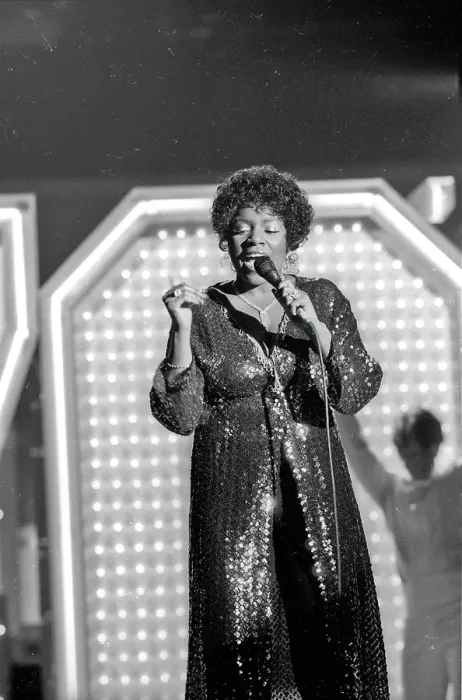 Framed Print : Photo of Gloria Gaynor Framed Print : Photo of Gloria Gaynor