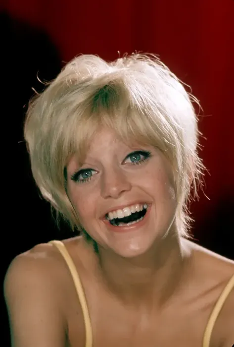 Framed Print : Photo of Goldie Hawn Framed Print : Photo of Goldie Hawn