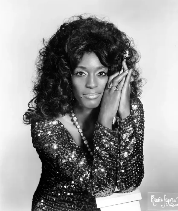 Framed Print : Photo of Gwen McCrae Framed Print : Photo of Gwen McCrae