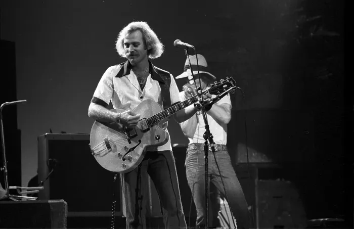 Framed Print : Photo of Jimmy Buffett Framed Print : Photo of Jimmy Buffett