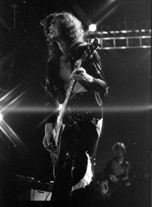 Framed Print : Photo of Jimmy Page Framed Print : Photo of Jimmy Page
