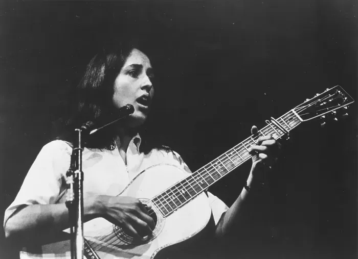 Framed Print : Photo of Joan Baez