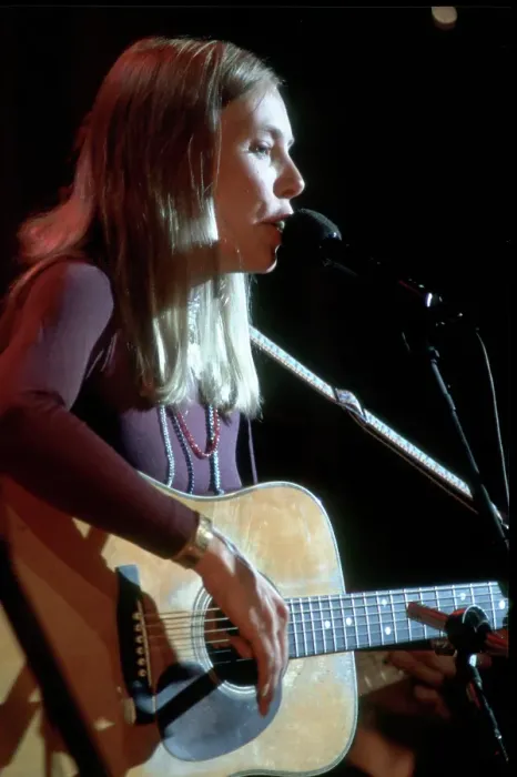 Framed Print : Photo of Joni Mitchell Framed Print : Photo of Joni Mitchell