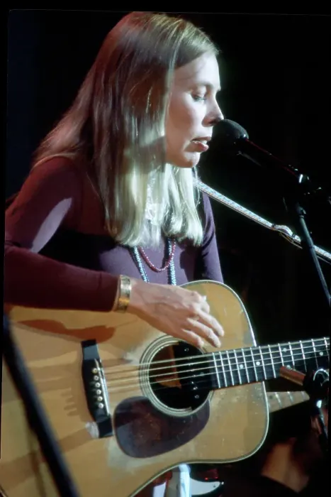 Framed Print : Photo of Joni Mitchell Framed Print : Photo of Joni Mitchell