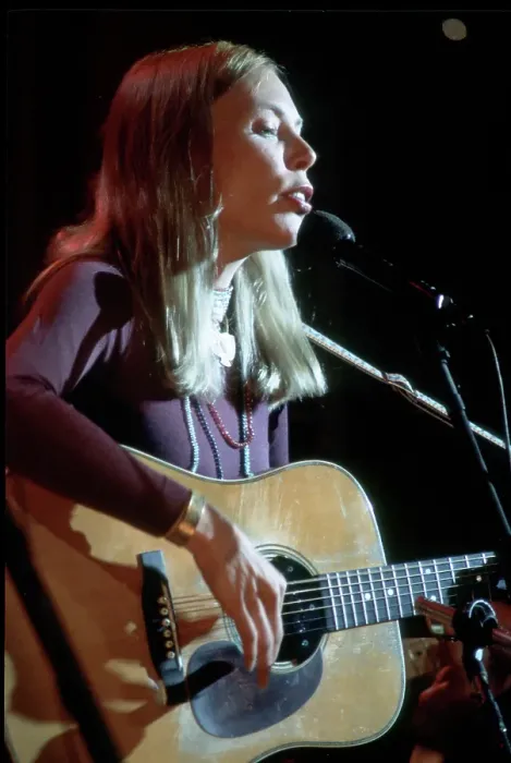 Framed Print : Photo of Joni Mitchell Framed Print : Photo of Joni Mitchell
