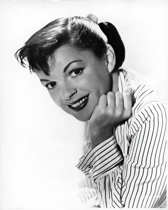 Framed Print : Photo of Judy Garland Framed Print : Photo of Judy Garland