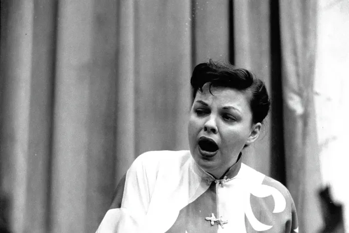 Framed Print : Photo of Judy Garland Framed Print : Photo of Judy Garland
