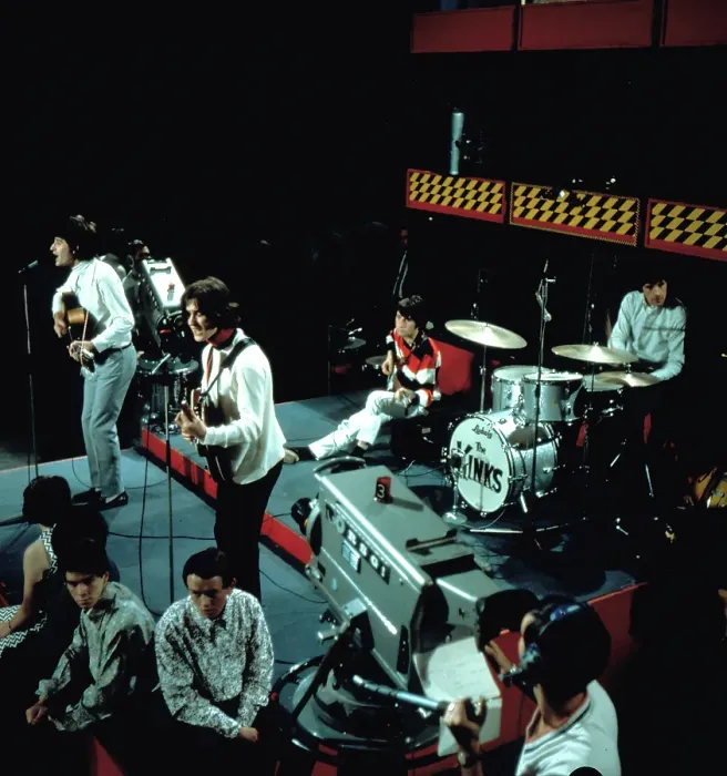 Framed Print : Photo of Kinks Framed Print : Photo of Kinks