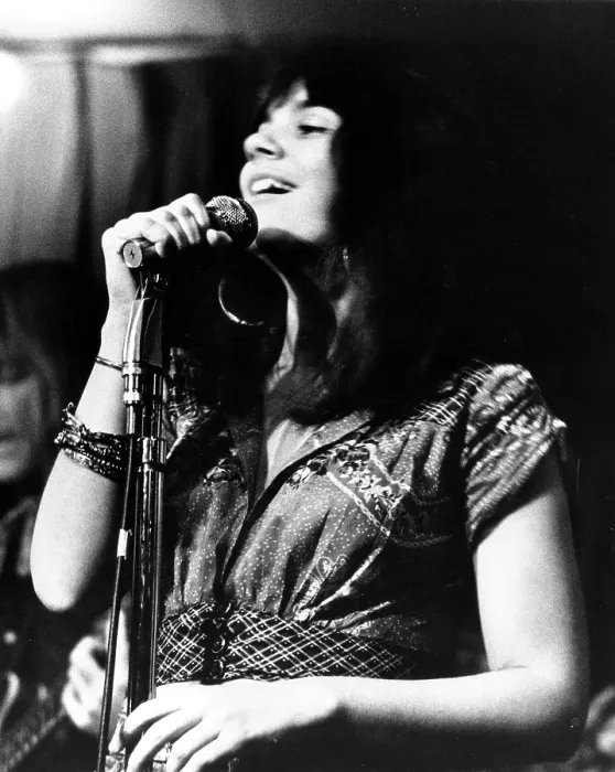 Framed Print : Photo of Linda Ronstadt Framed Print : Photo of Linda Ronstadt