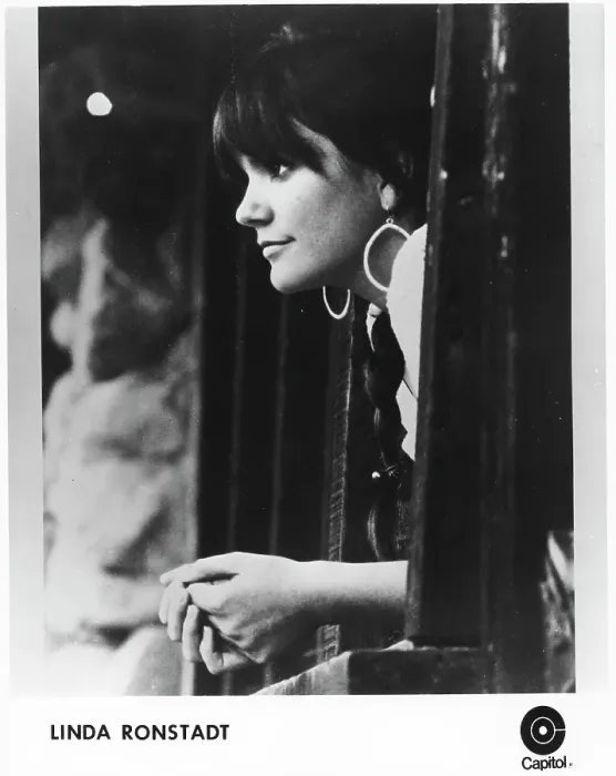 Framed Print : Photo of Linda Ronstadt Framed Print : Photo of Linda Ronstadt