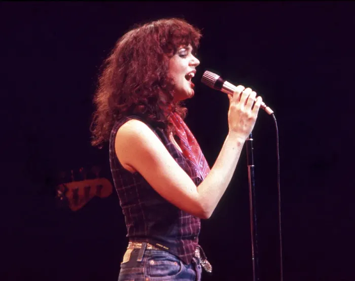 Framed Print : Photo of Linda Ronstadt Framed Print : Photo of Linda Ronstadt