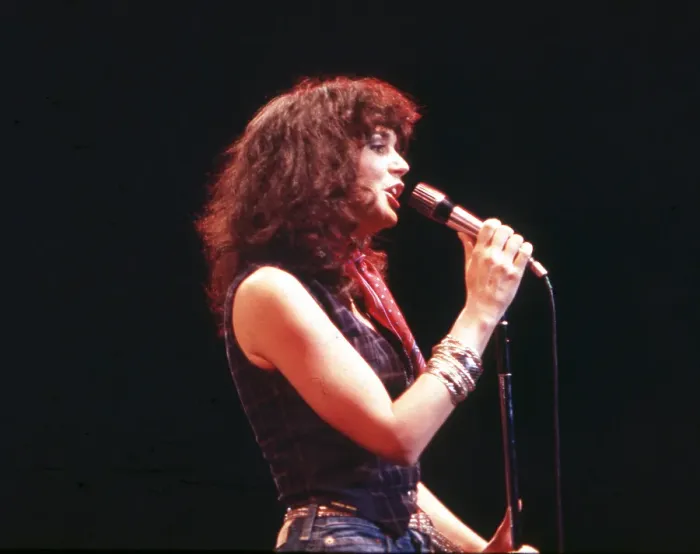 Framed Print : Photo of Linda Ronstadt Framed Print : Photo of Linda Ronstadt
