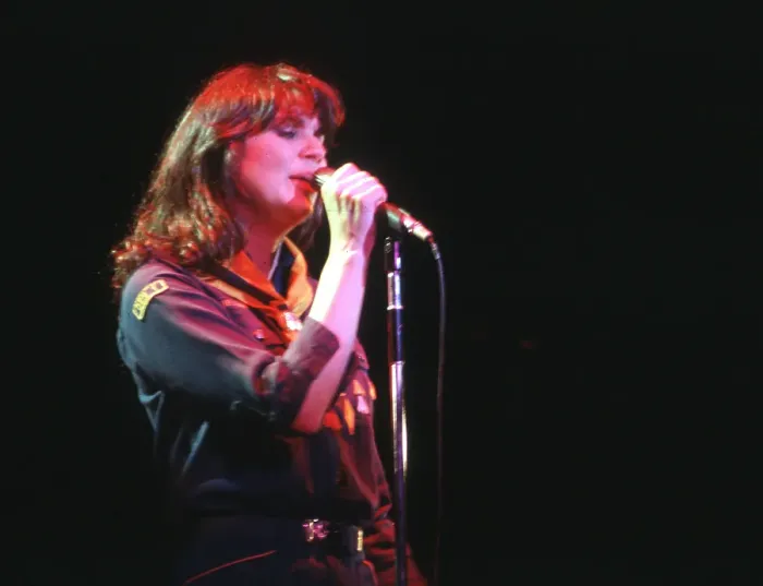 Framed Print : Photo of Linda Ronstadt Framed Print : Photo of Linda Ronstadt