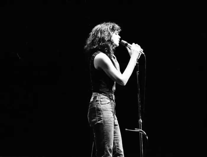 Framed Print : Photo of Linda Ronstadt Framed Print : Photo of Linda Ronstadt