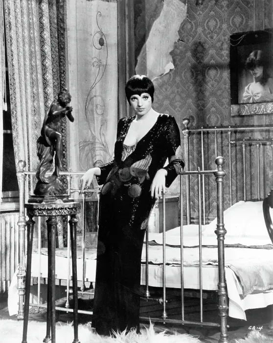 Framed Print : Photo of Liza Minnelli in Cabaret Framed Print : Photo of Liza Minnelli in Cabaret