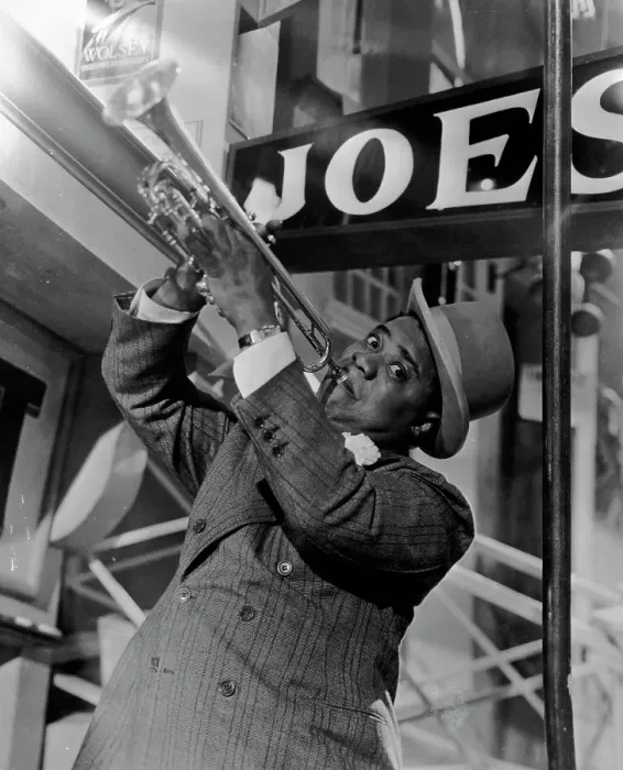 Framed Print : Photo of Louis Armstrong Framed Print : Photo of Louis Armstrong