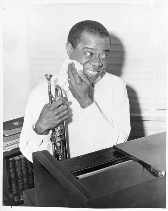 Framed Print : Photo of Louis Armstrong Framed Print : Photo of Louis Armstrong
