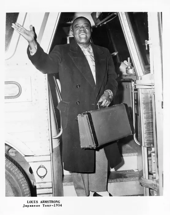 Framed Print : Photo of Louis Armstrong Framed Print : Photo of Louis Armstrong