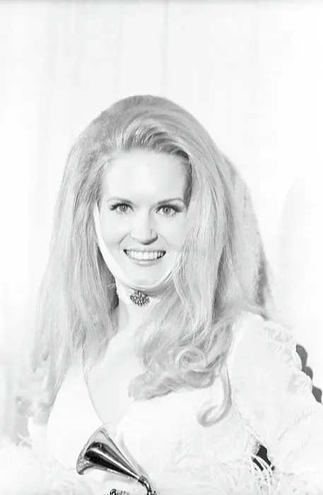 Framed Print : Photo of Lynn Anderson Framed Print : Photo of Lynn Anderson