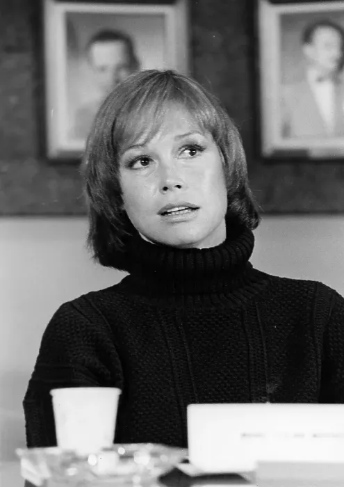 Framed Print : Photo of Mary Tyler Moore Framed Print : Photo of Mary Tyler Moore