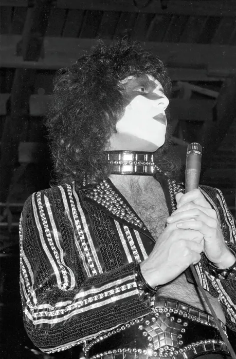 Framed Print : Photo of Paul Stanley Framed Print : Photo of Paul Stanley