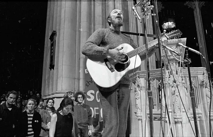 Framed Print : Photo of Pete Seeger