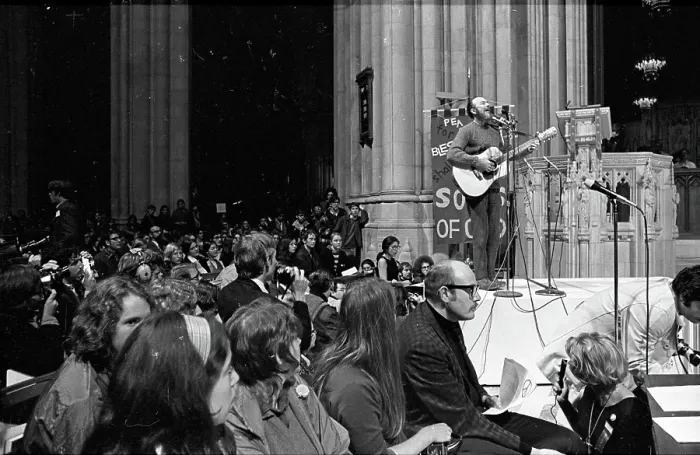 Framed Print : Photo of Pete Seeger Framed Print : Photo of Pete Seeger