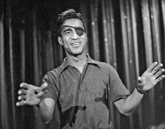 Framed Print : Photo of Sammy Davis Jr Framed Print : Photo of Sammy Davis Jr