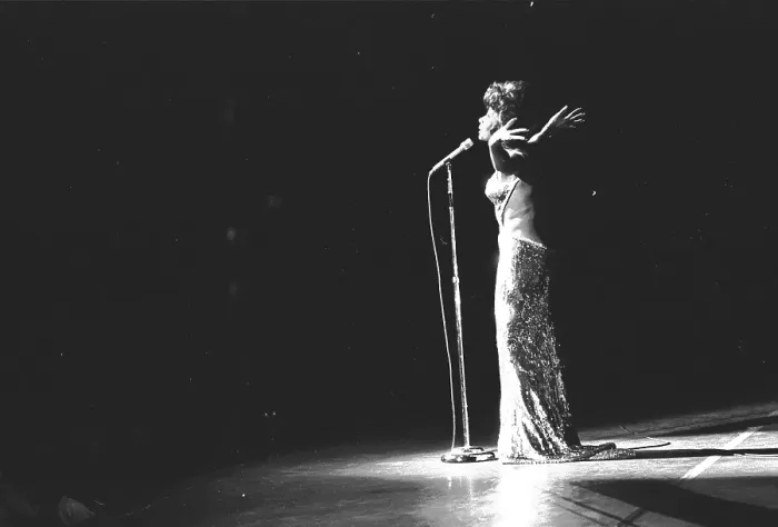 Framed Print : Photo of Shirley Bassey Framed Print : Photo of Shirley Bassey