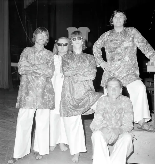 Framed Print : Photo of Strawberry Alarm Clock Framed Print : Photo of Strawberry Alarm Clock