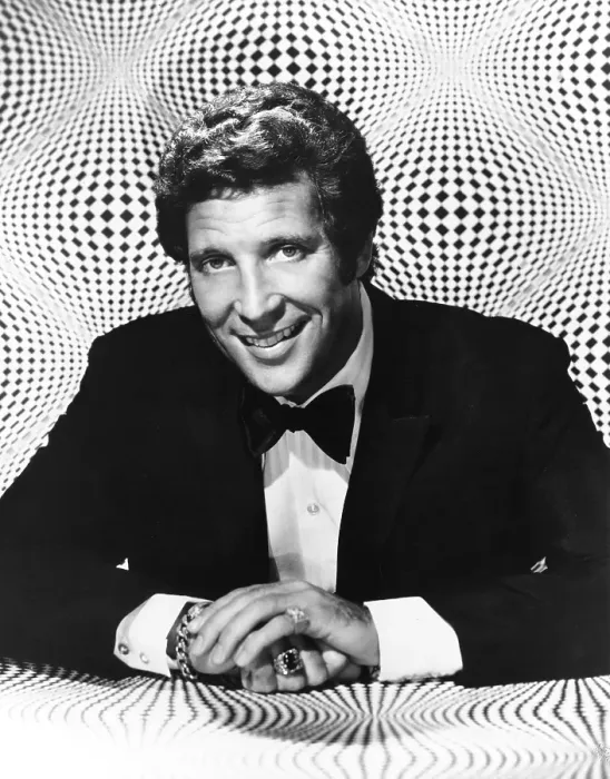 Framed Print : Photo of Tom Jones Framed Print : Photo of Tom Jones
