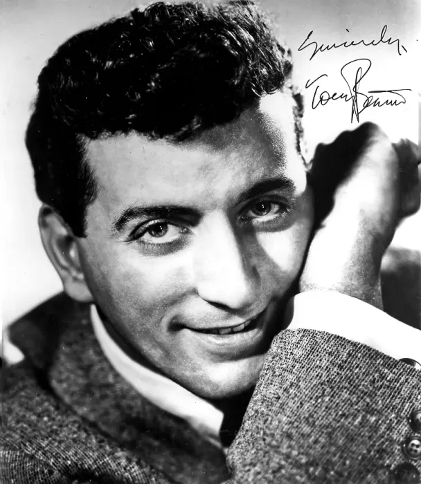 Framed Print : Photo of Tony Bennett Framed Print : Photo of Tony Bennett