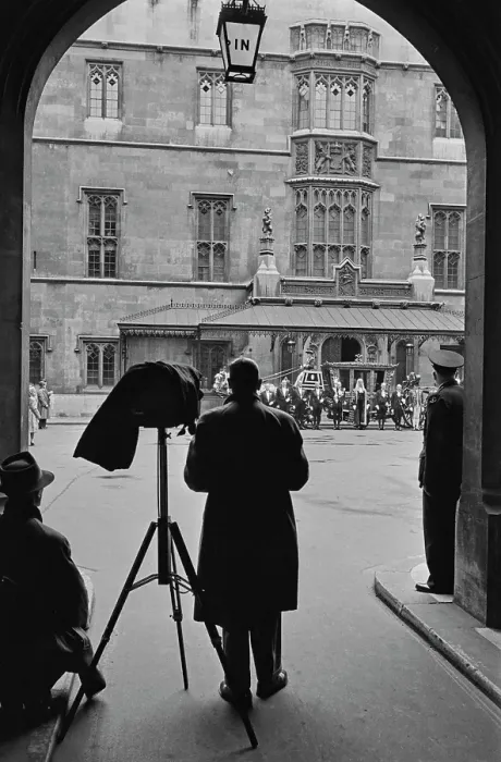 Framed Print : Photographer In An Archway