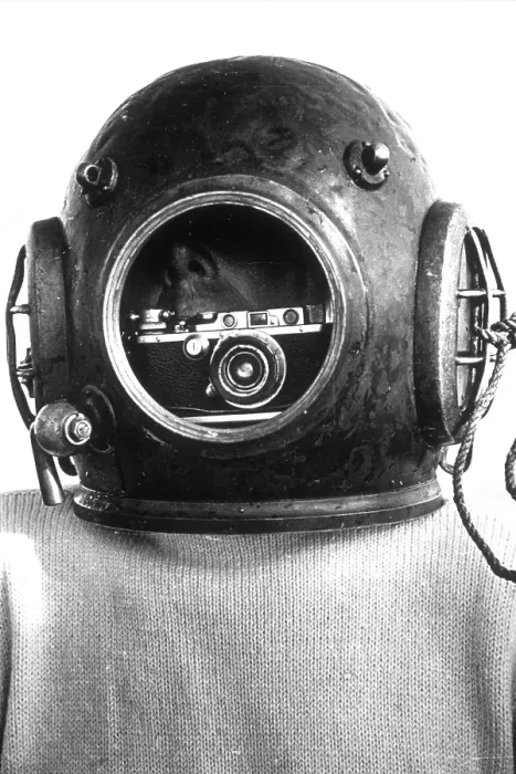 Framed Print : Photographic Diver Framed Print : Photographic Diver
