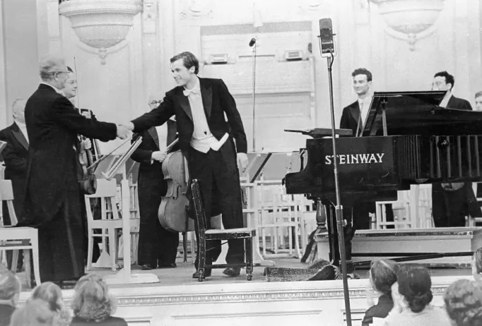 Framed Print : Pianist Glenn Gould Thanking Orchestra Framed Print : Pianist Glenn Gould Thanking Orchestra